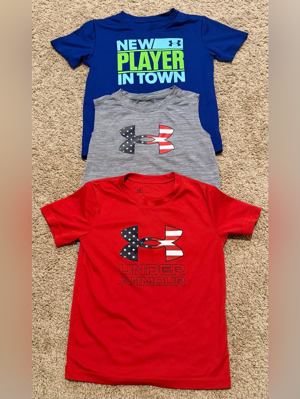 Under Armour Boys Size 5 3 Pack Shirts Red Blue Gray Short Sleeve 1 Sleeveless